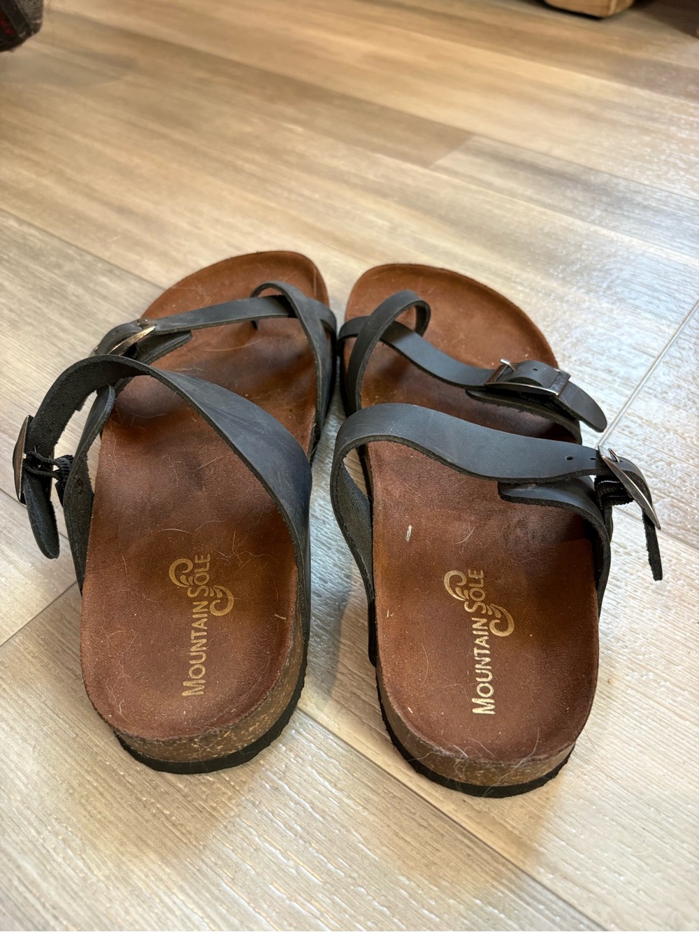 Mountain Sole Women’s Brown Leather Crisscross Sandals